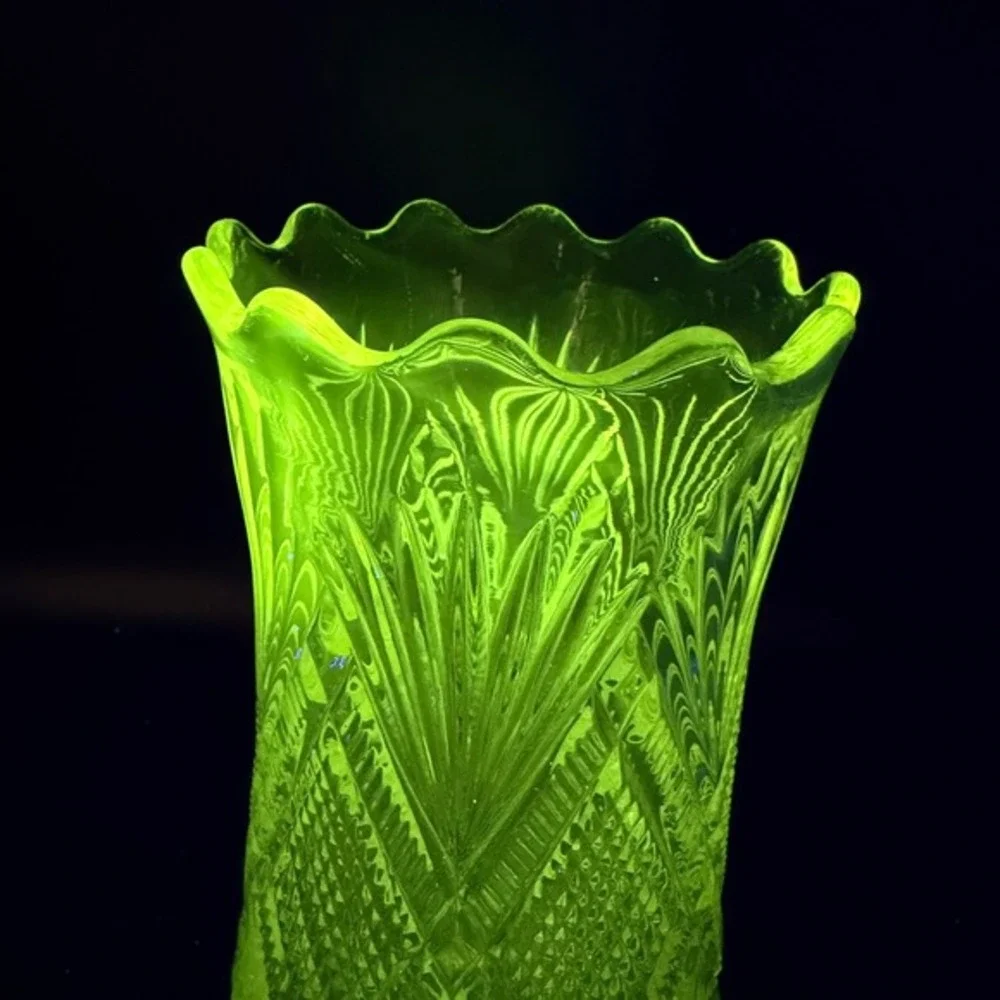 Antique Manganese UV Glow Glass Vase‎ Scalloped Rim Diamond Fan Pattern PENNOVA